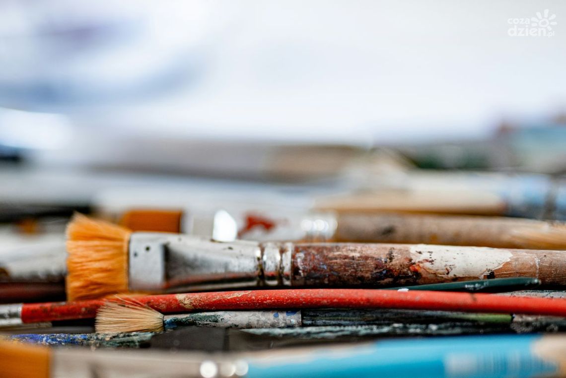 Najlepsze artykuły kreatywne do DIY – co warto mieć w domu i przedszkolu?
