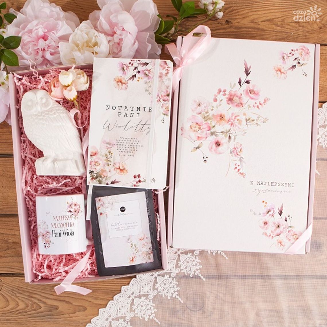 Najlepsze prezenty dla nauczycielki – 20 pomysłów na każdą okazję Najlepsze prezenty dla nauczycielki – 20 pomysłów na każdą okazję