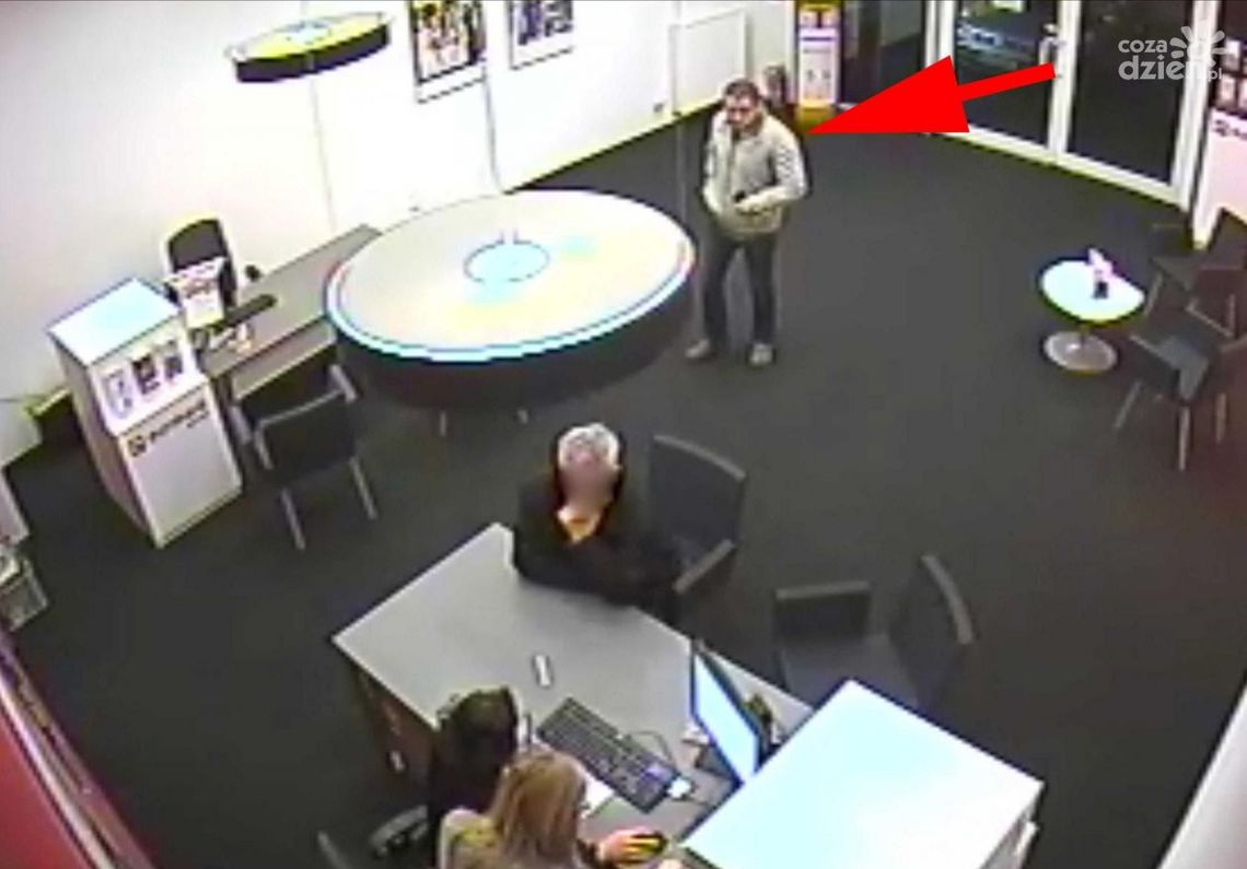 Napad na bank przy ul. Chrobrego - poznajesz sprawcę?