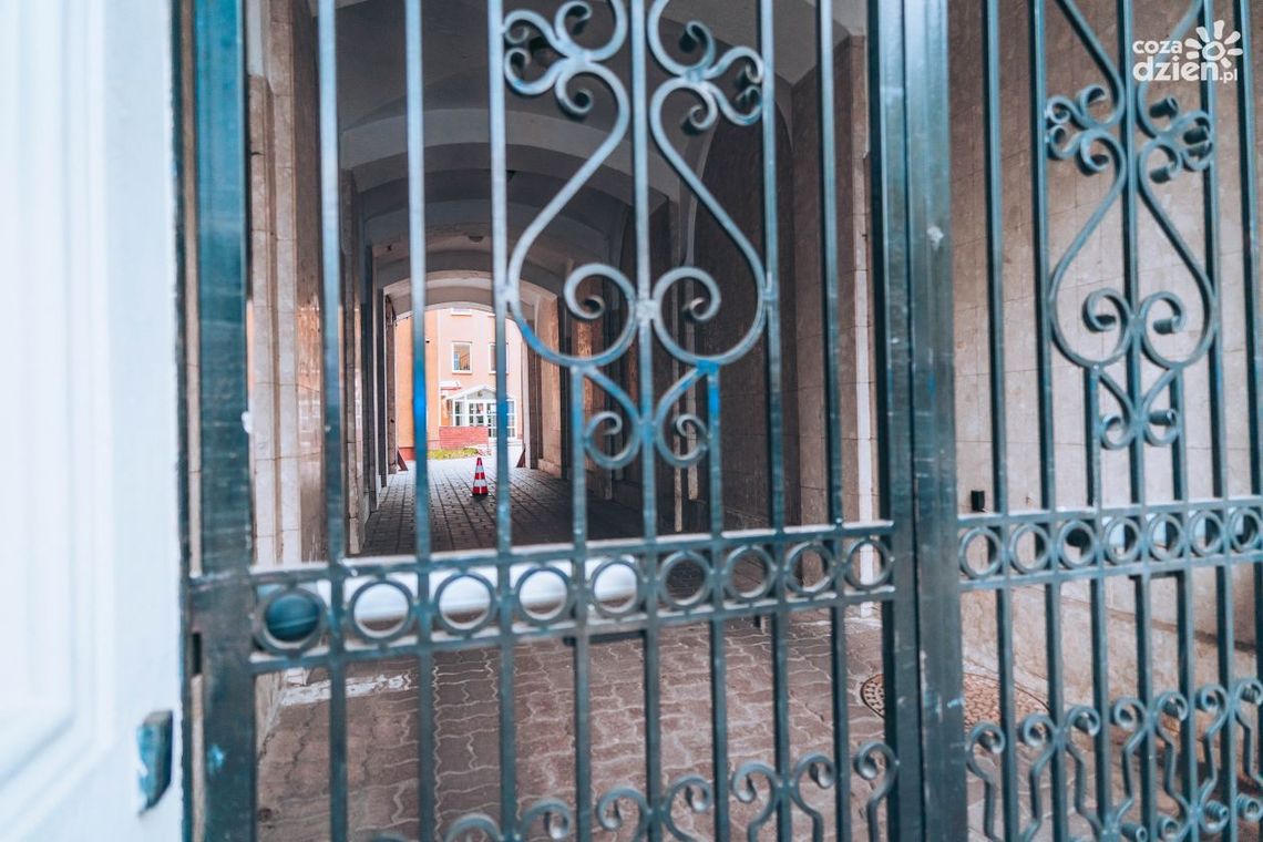 Napad na mężczyznę. Sprawcy wciąż na wolności Napad na mężczyznę. Sprawcy wciąż na wolności