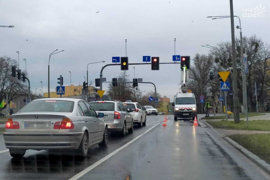 Naprawiają światła, omijajmy ul. Chrobrego