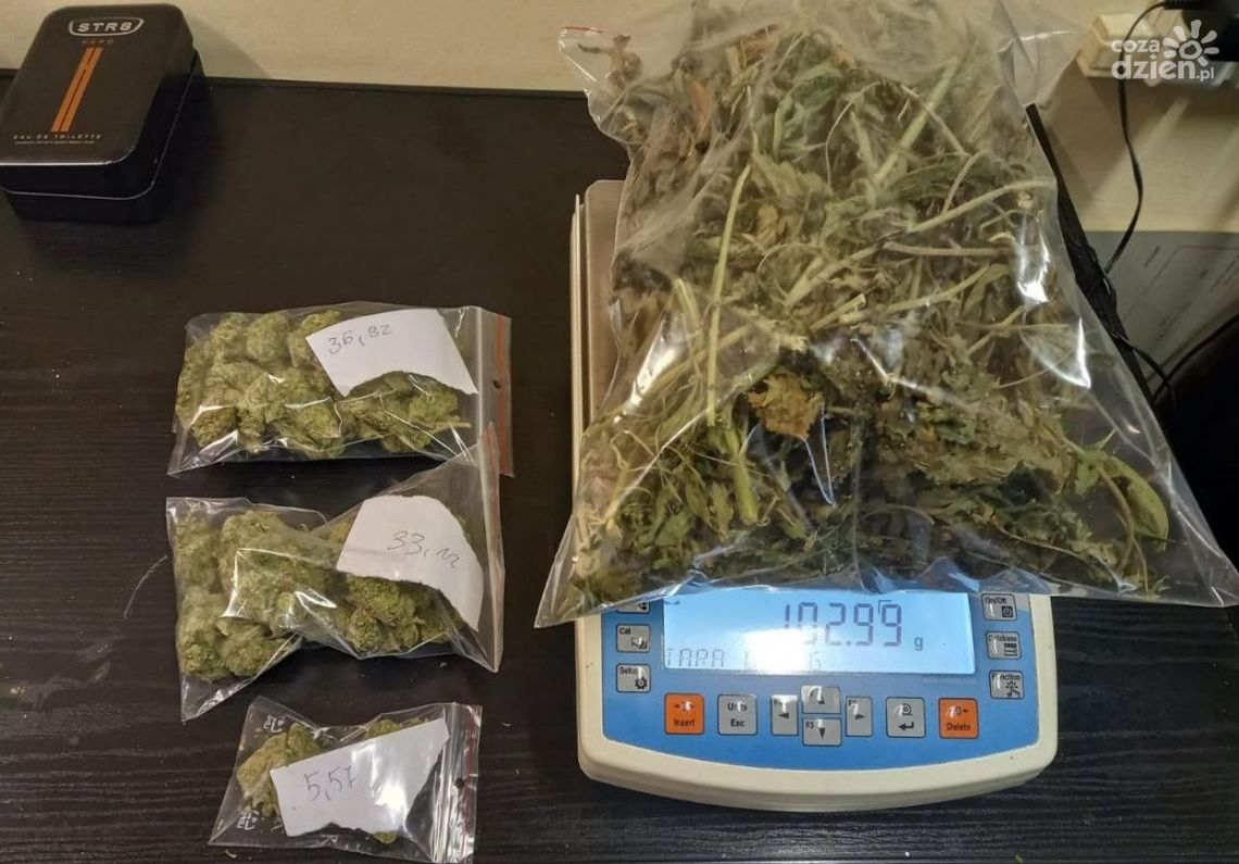 Narkotyki schował w szafkach i kanapie