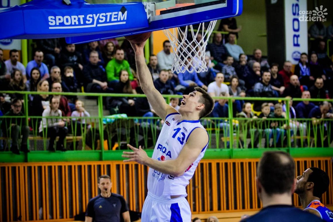 Nasi koszykarze zachwycają na parkietach! [WIDEO]