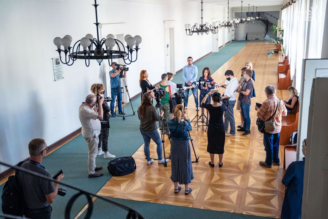 Nauka hybrydowa w dwóch liceach?