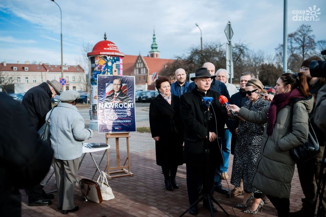 "Nie będzie kameleonem". Rusza zbiórka podpisów pod kandydaturą Karola Nawrockiego