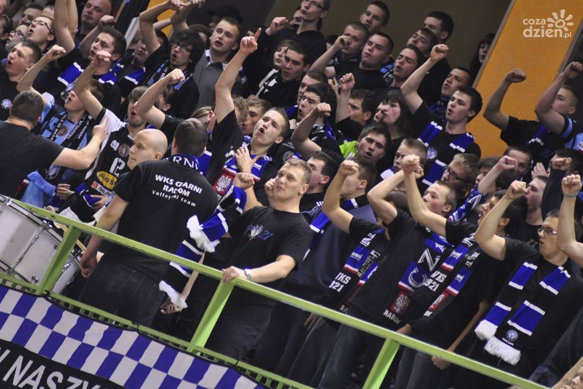 Nie stracić cennych punktów. Czarni podejmą Ślepsk Suwałki