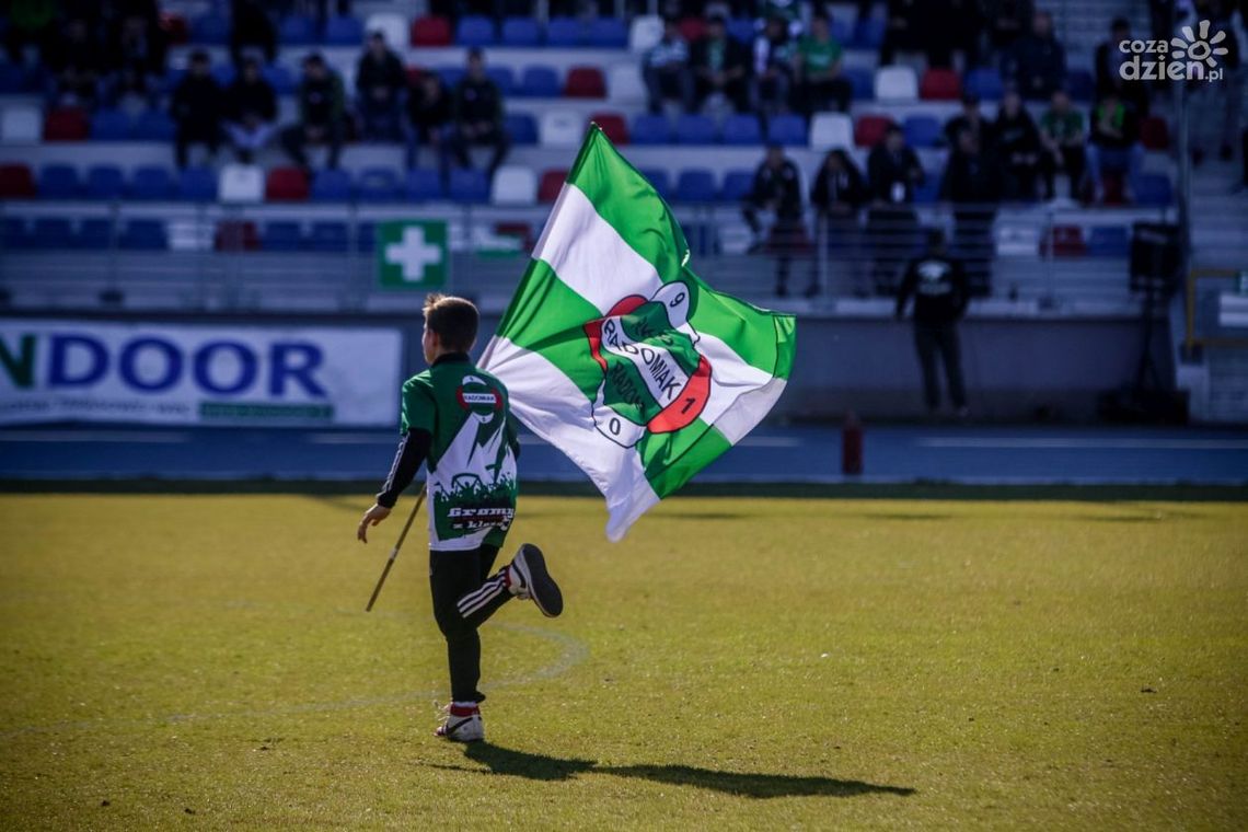 Niecodzienny wynik żaków. Radomiak ograł Broń 30:0 Niecodzienny wynik żaków. Radomiak ograł Broń 30:0