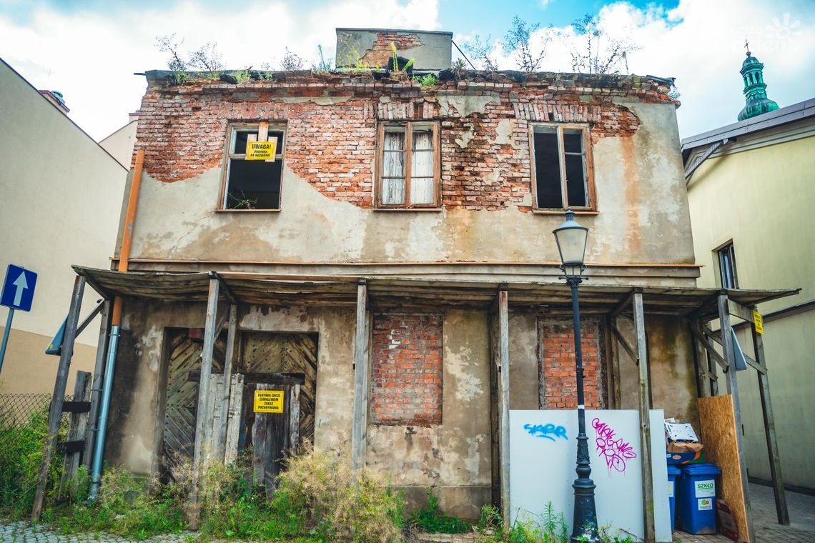 Niedługo ruszy rozbiórka kamienicy przy ul. Szewskiej 16 Niedługo ruszy rozbiórka kamienicy przy ul. Szewskiej 16