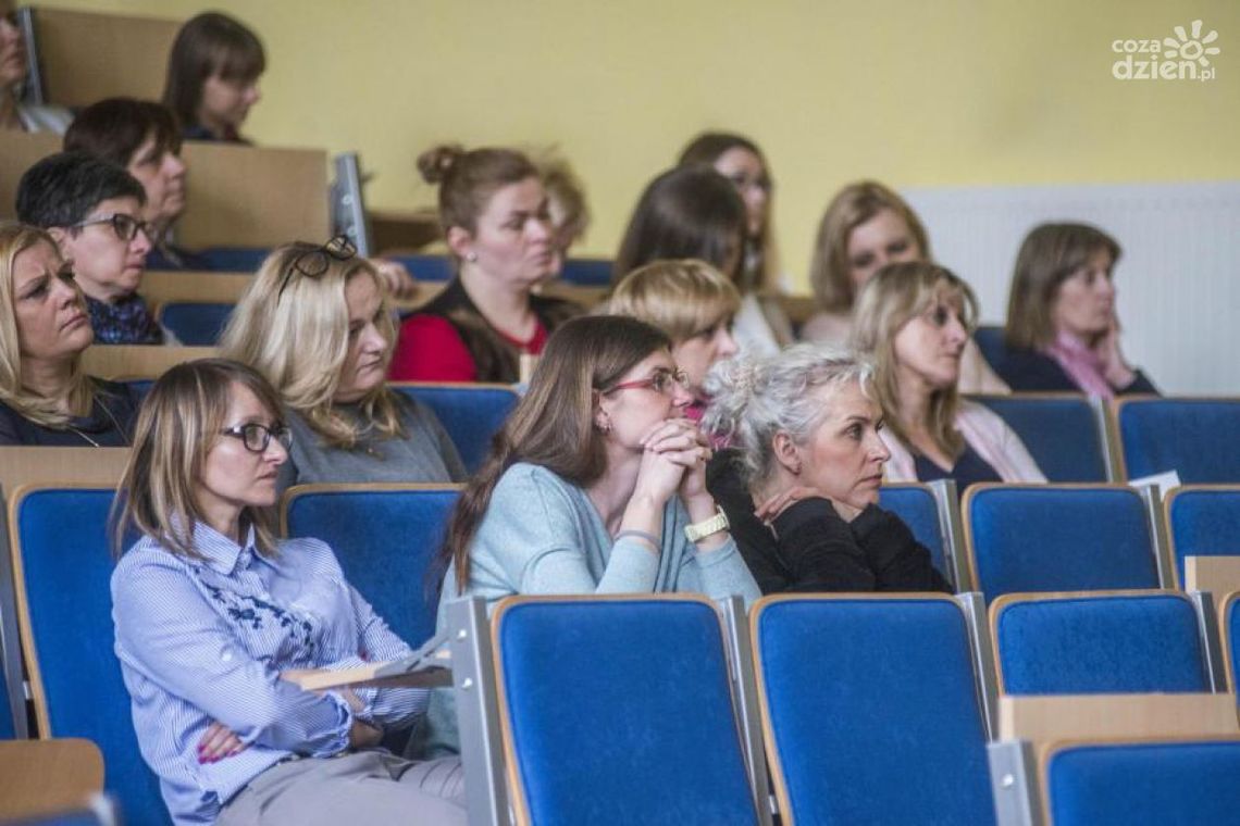 Niepełnosprawni w systemie edukacji Niepełnosprawni w systemie edukacji