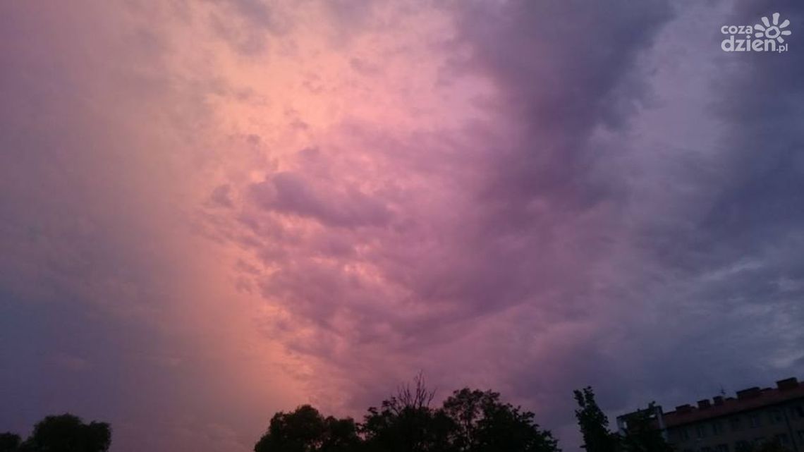 Niespotykany kolor nieba nad Radomiem