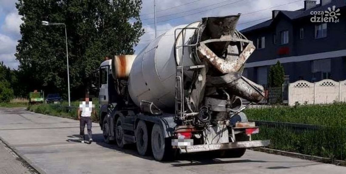 Niesprawna „gruszka” pełna betonu