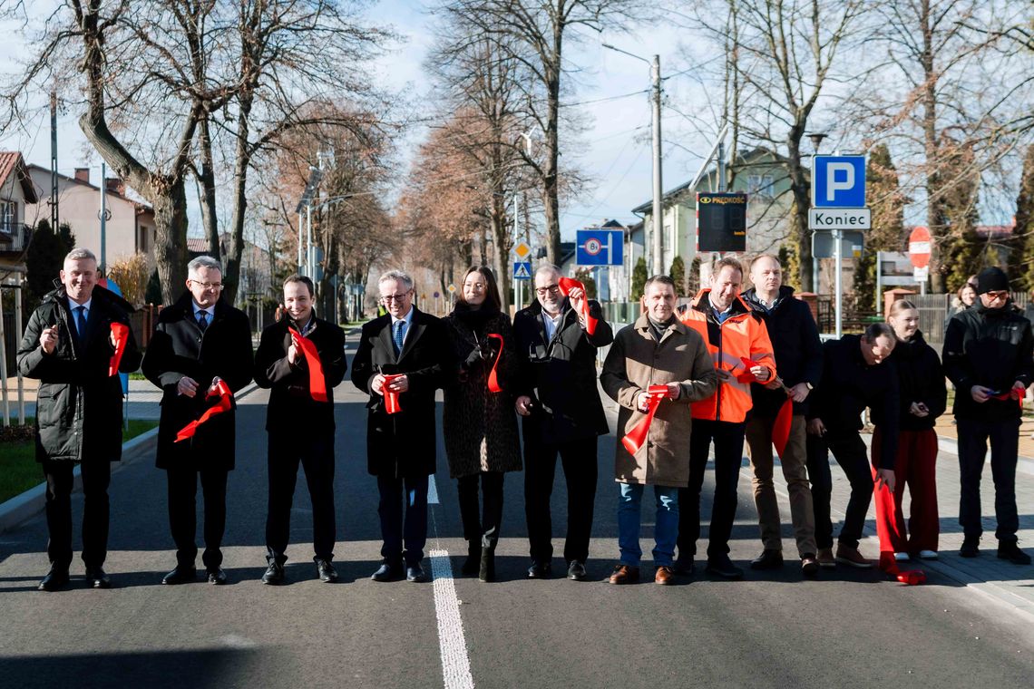 Niezwykle ważna droga w Zwoleniu oficjalnie otwarta. Inwestycja kosztowała kilka milionów złotych Niezwykle ważna droga w Zwoleniu oficjalnie otwarta. Inwestycja kosztowała kilka milionów złotych