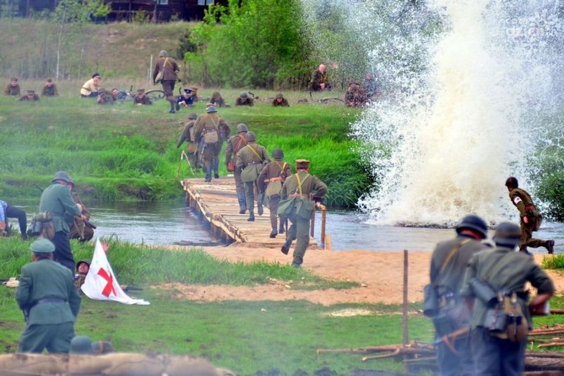 Niezwykłe widowisko historyczne pod Kozienicami Niezwykłe widowisko historyczne pod Kozienicami