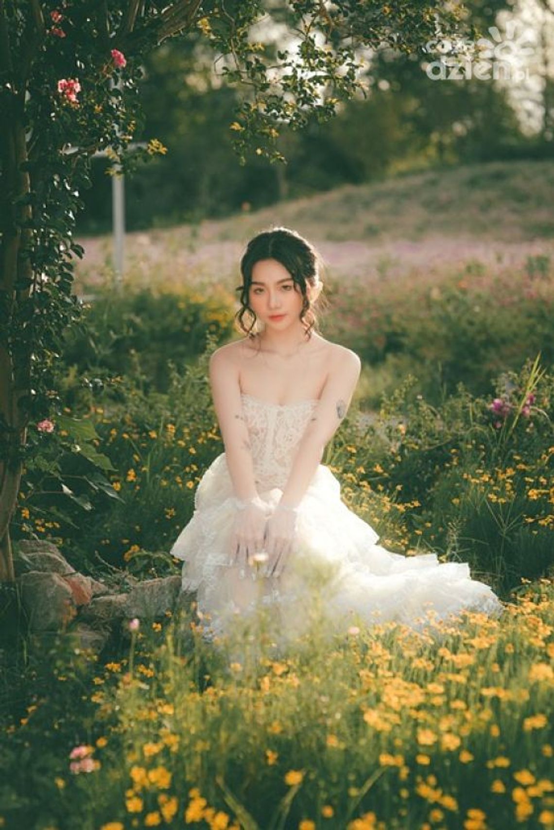 Niezwykłe wykończenia sukienek Niezwykłe wykończenia sukienek