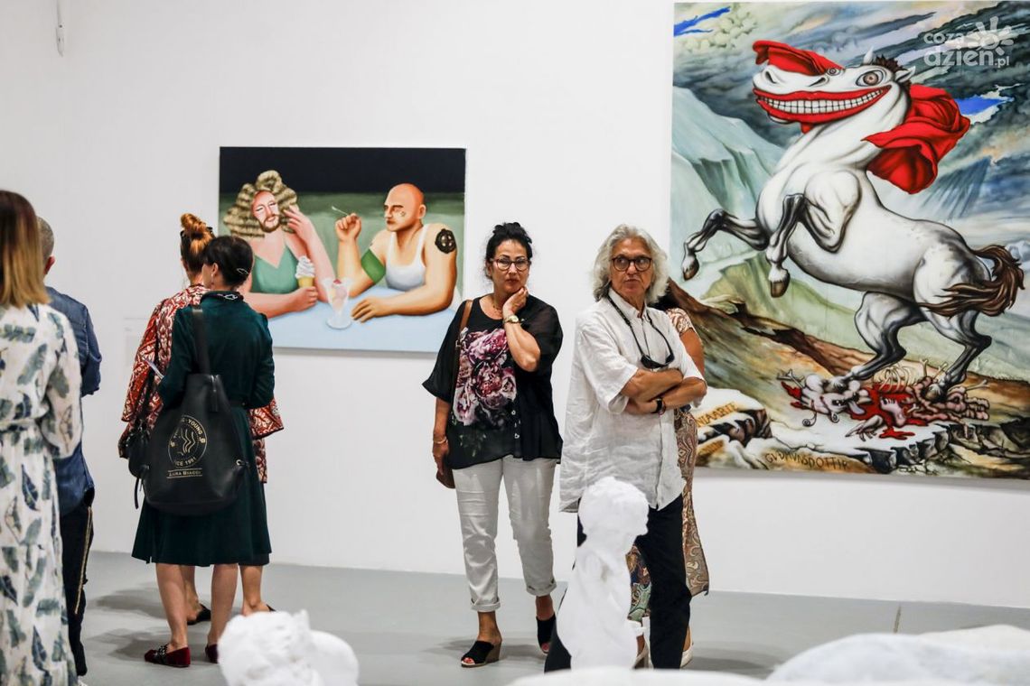 „Nikt nie rodzi się kobietą, lecz się nią staje” 