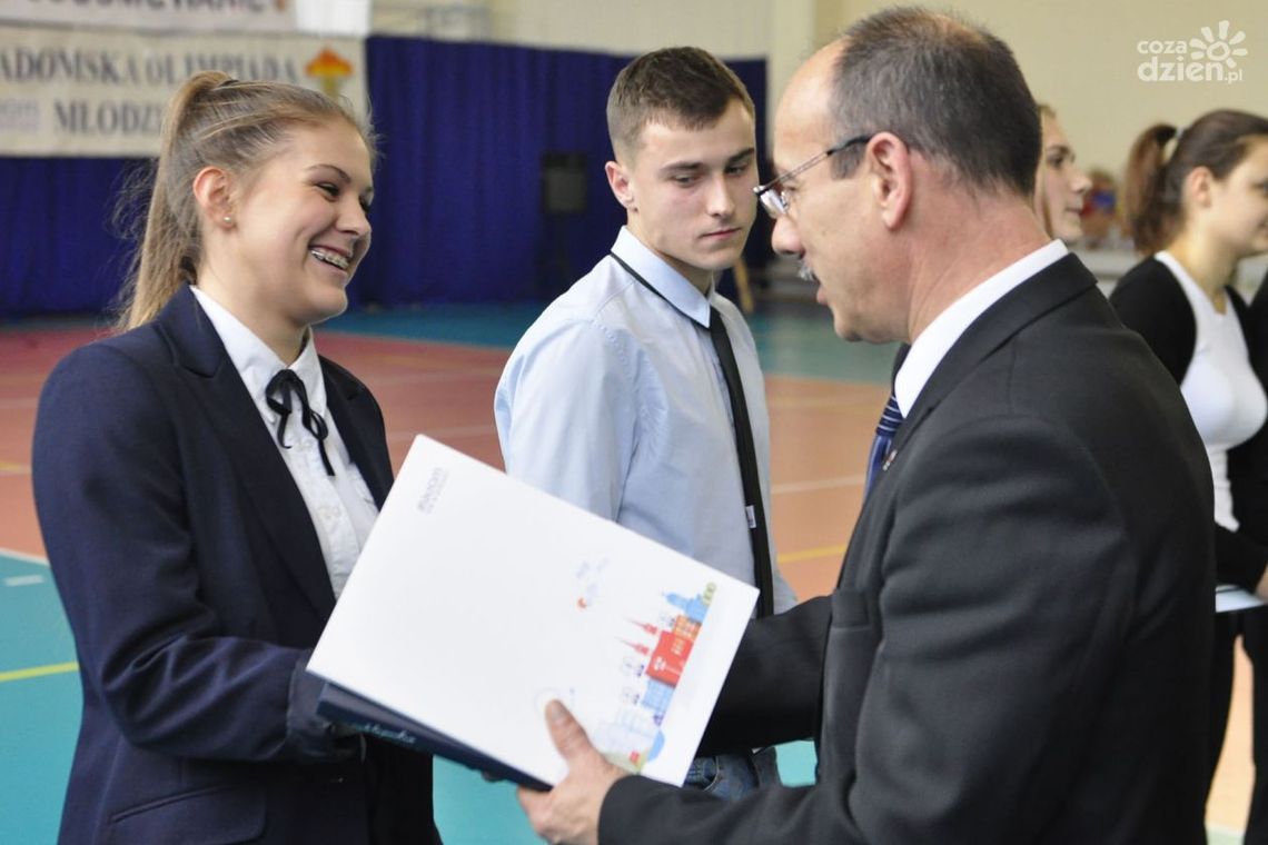 Nina Stachowiak nagrodzona podczas podsumowania Radomskiej Olimpiady Młodzieży