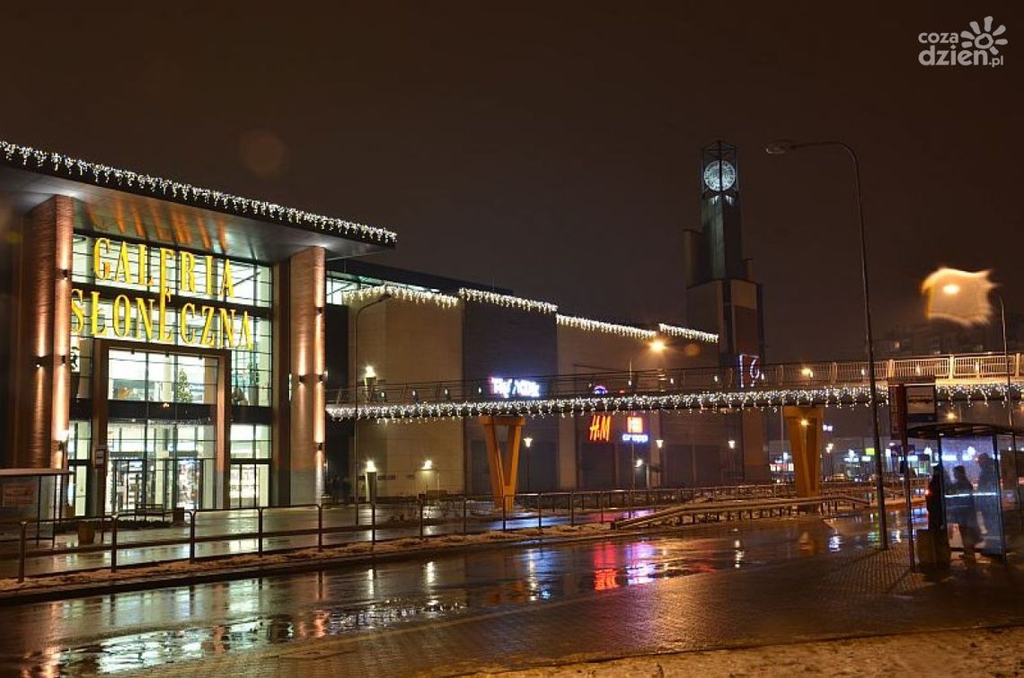 Niszczył ozdoby świąteczne przy galerii