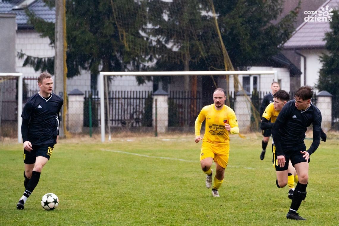 Niższe ligi: Oskar bez punktów, Energia wygrywa 3:0, Młodzik przegrywa 0:5.