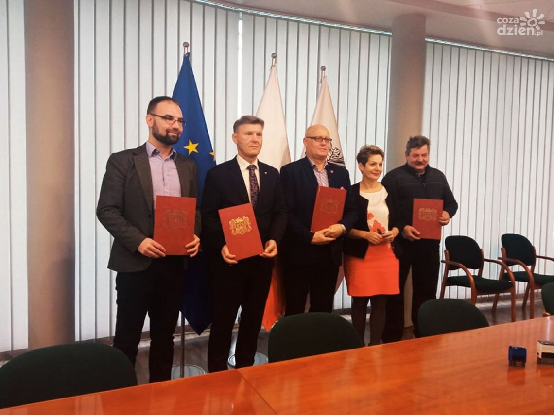 Nowa droga połączy trzy gminy Nowa droga połączy trzy gminy