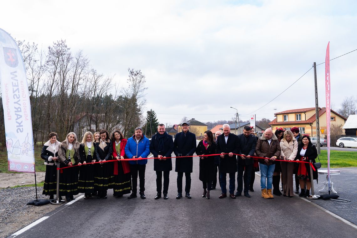 Droga Bujak - Dzierzkówek w gminie Skaryszew