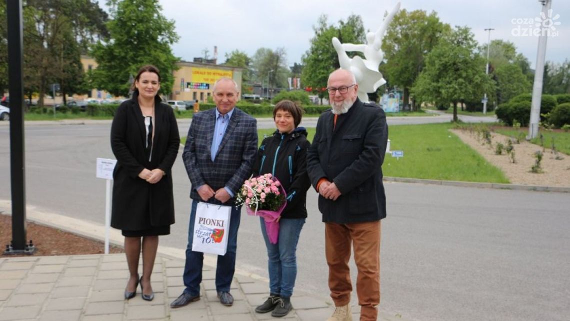 Nowa rzeźba pojawiła się na terenie Pionek