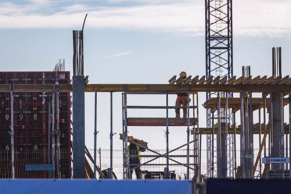 Nowa siedziba PSE pnie się w górę Nowa siedziba PSE pnie się w górę