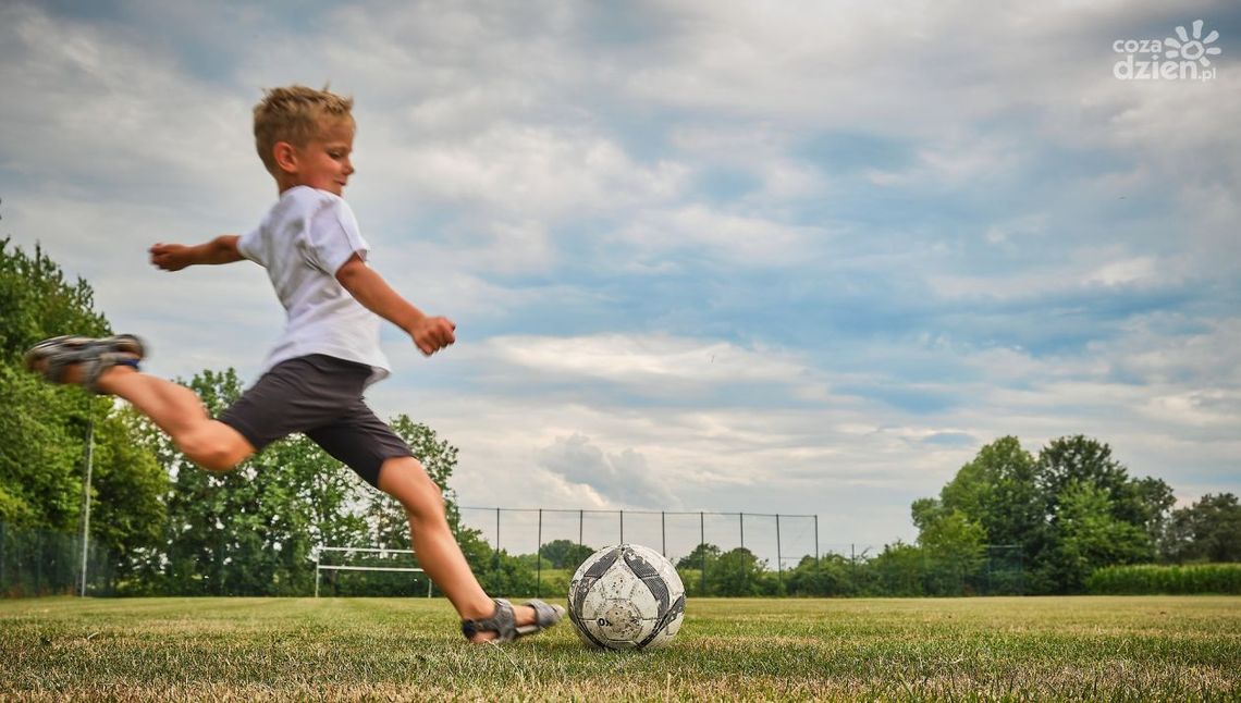 Nowe boiska i wyremontowane strażnice w powiecie radomskim Nowe boiska i wyremontowane strażnice w powiecie radomskim