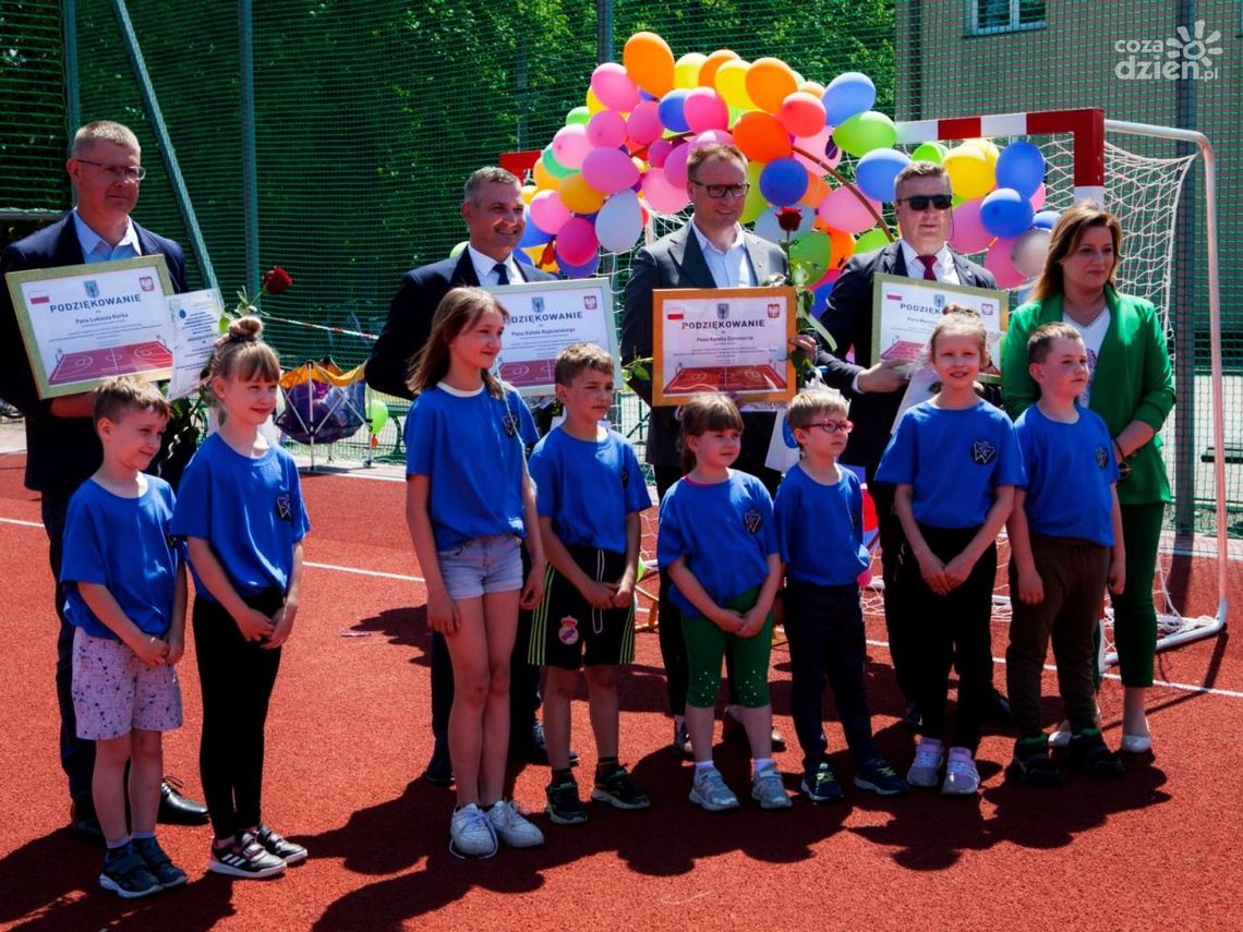 Nowe boisko przy PSP w Wierzchowinach