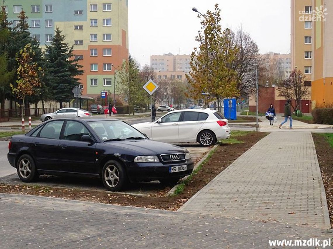 Nowe chodniki na ulicy Rapackiego 