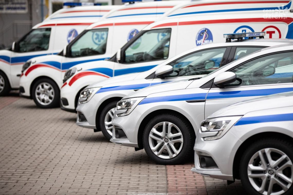 Nowe karetki trafiły do mazowieckich poliklinik