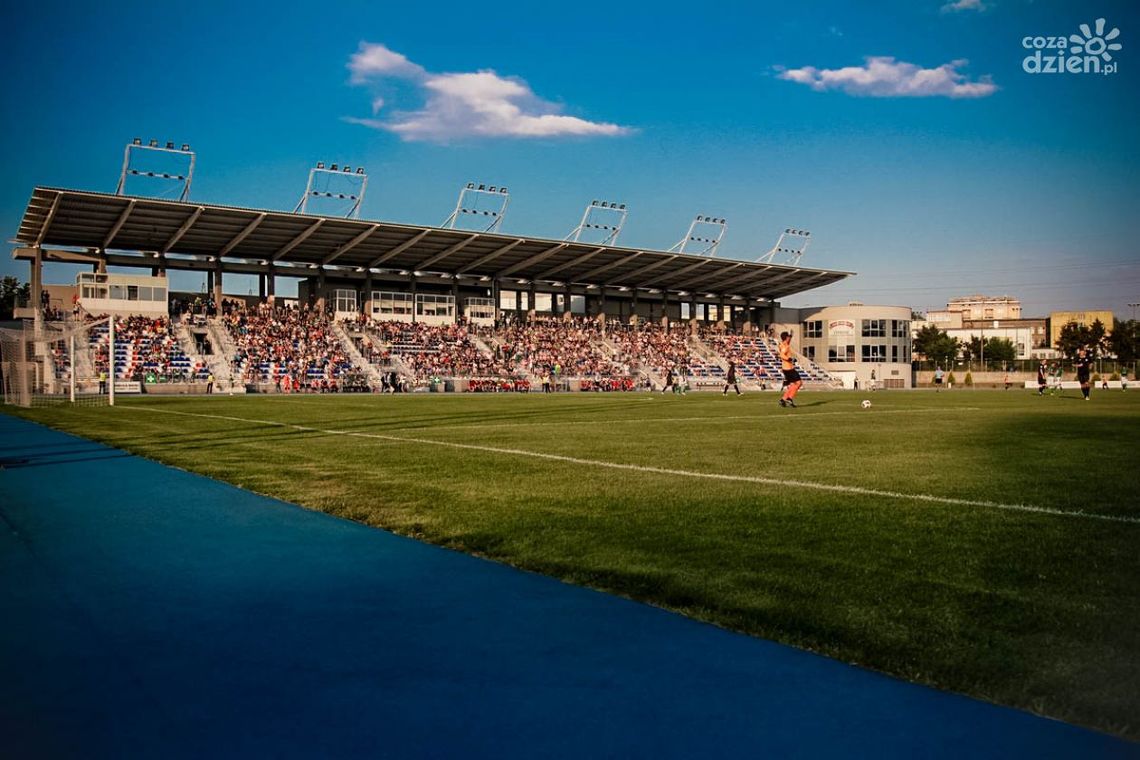 Nowe oświetlenie na stadionie przy ul. Narutowicza