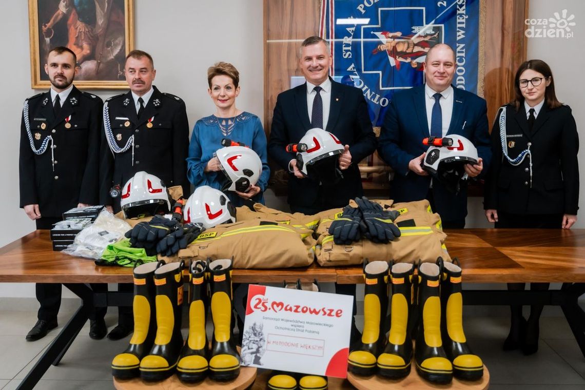Nowe umundurowanie dla strażaków