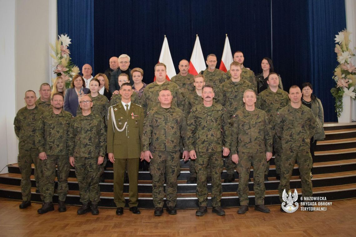 Nowi kaprale w 6MBOT. Mamy 10 nowych żołnierzy Nowi kaprale w 6MBOT. Mamy 10 nowych żołnierzy