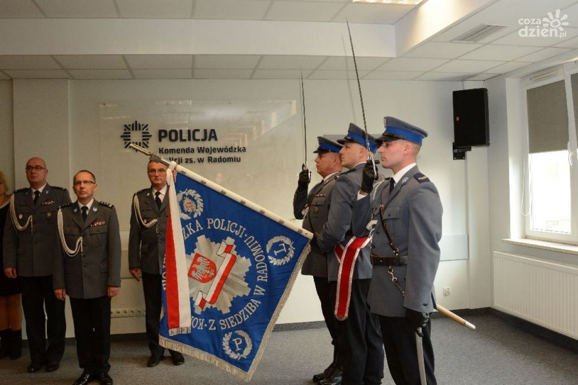 Nowi policjanci po ślubowaniu Nowi policjanci po ślubowaniu