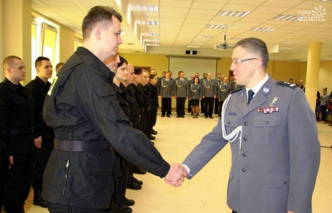 Nowi policjanci rozpoczynają służbę