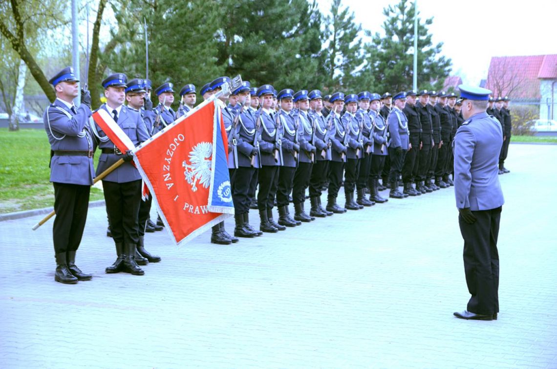Nowi policjanci złożyli ślubowanie Nowi policjanci złożyli ślubowanie