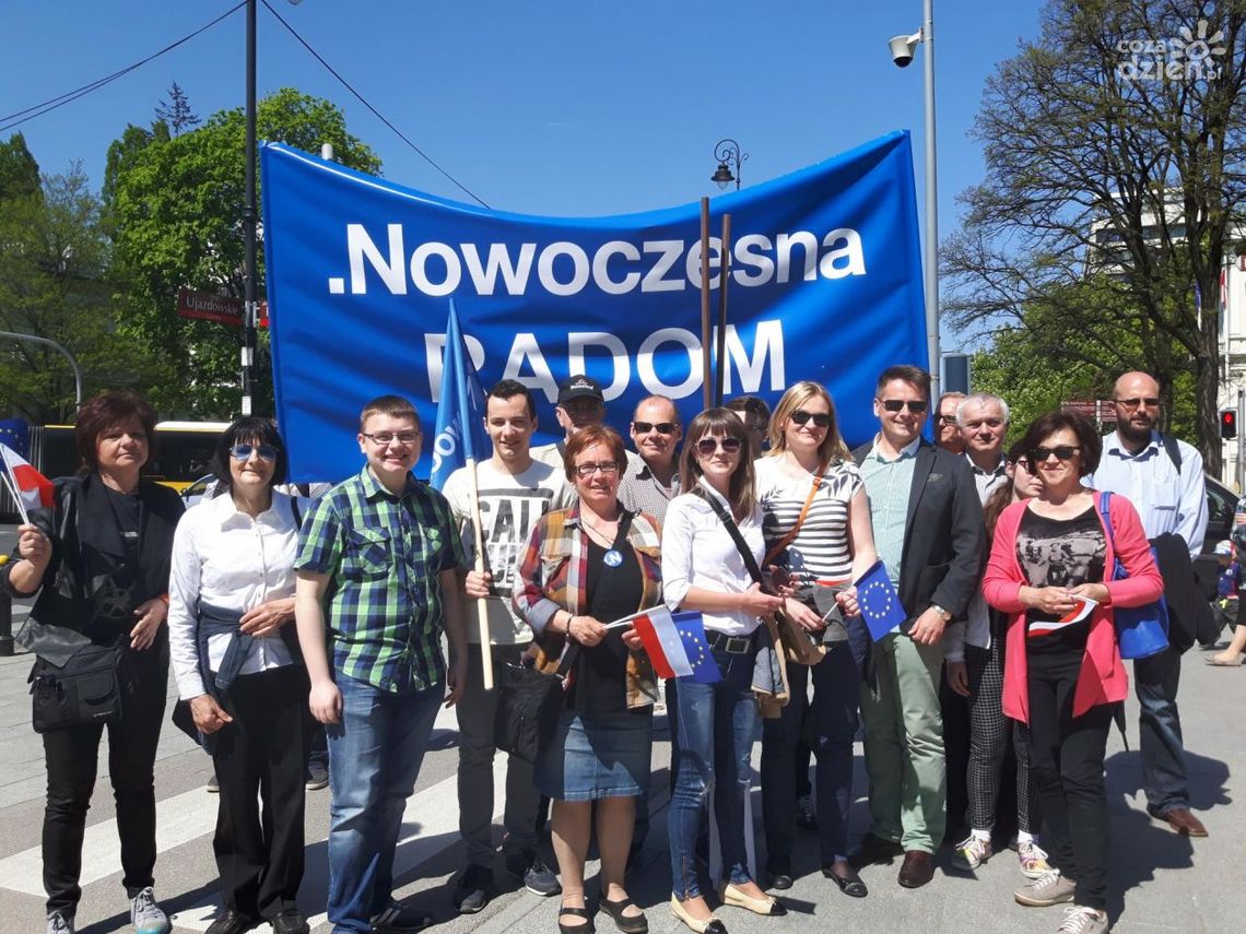 Nowoczesna na marszu opozycji Nowoczesna na marszu opozycji