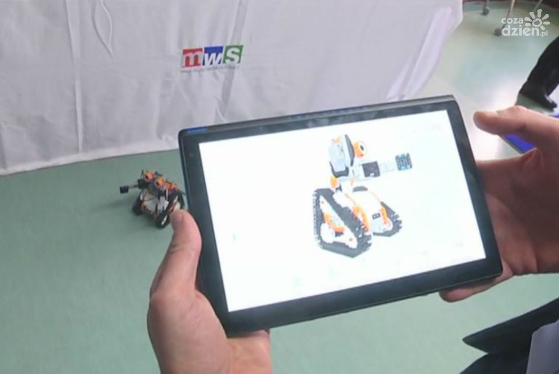 Nowoczesne technologie w szkole. Potrzebne? Nowoczesne technologie w szkole. Potrzebne?