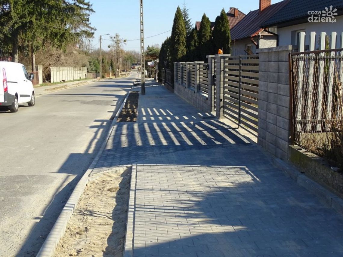 Nowy chodnik przy ul. Kilińskiego w Zwoleniu Nowy chodnik przy ul. Kilińskiego w Zwoleniu