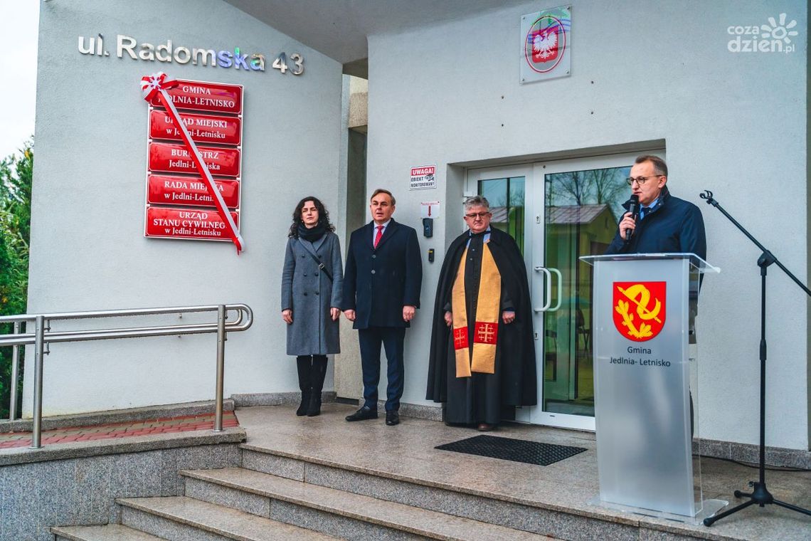 Nowy herb i tablice. Jedlnia-Letnisko oficjalnie miastem