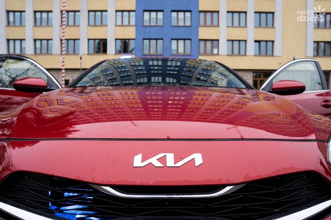 Nowy radiowóz w prezencie dla policji 