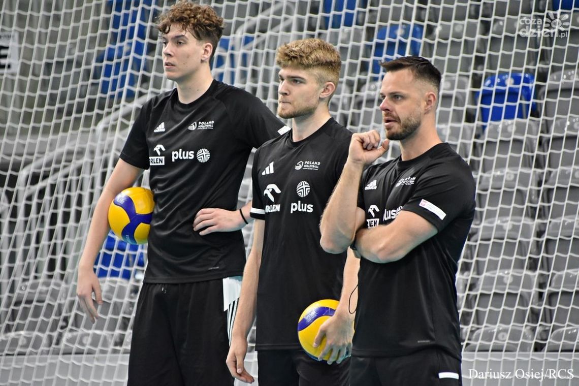 Nowy siatkarz Czarnych trenuje w Radomiu wraz z młodzieżową siatkarską reprezentacją Polski Nowy siatkarz Czarnych trenuje w Radomiu wraz z młodzieżową siatkarską reprezentacją Polski