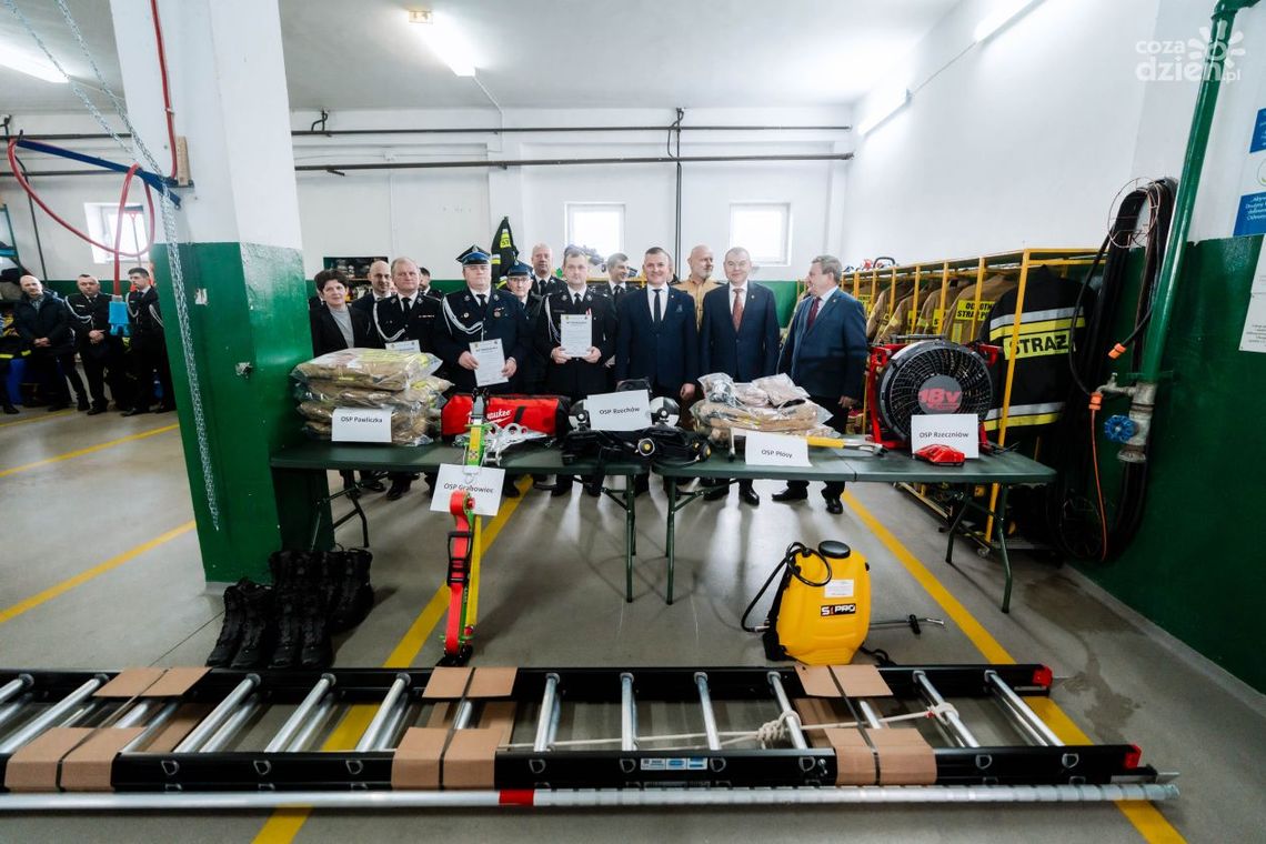 Nowy sprzęt dla druhów z gminy Rzeczniów