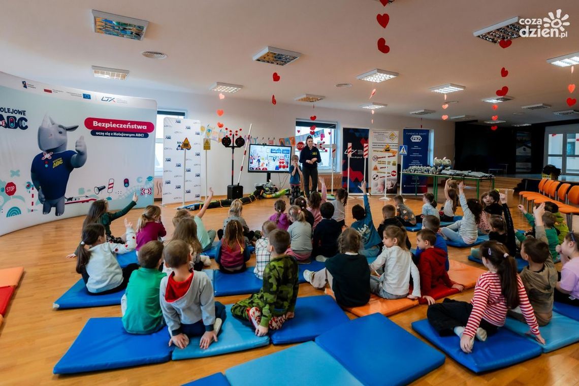 O bezpieczeństwie na drogach i kolei. Rusza edukacyjna akcja dla uczniów 