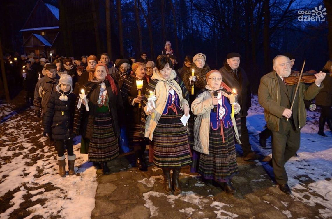 Obchody Święta Matki Boskiej Gromnicznej w skansenie