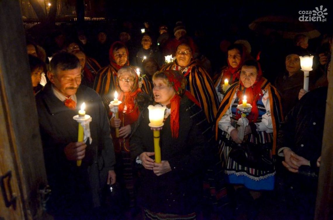 Obchody Święta Matki Boskiej Gromnicznej w skansenie Obchody Święta Matki Boskiej Gromnicznej w skansenie