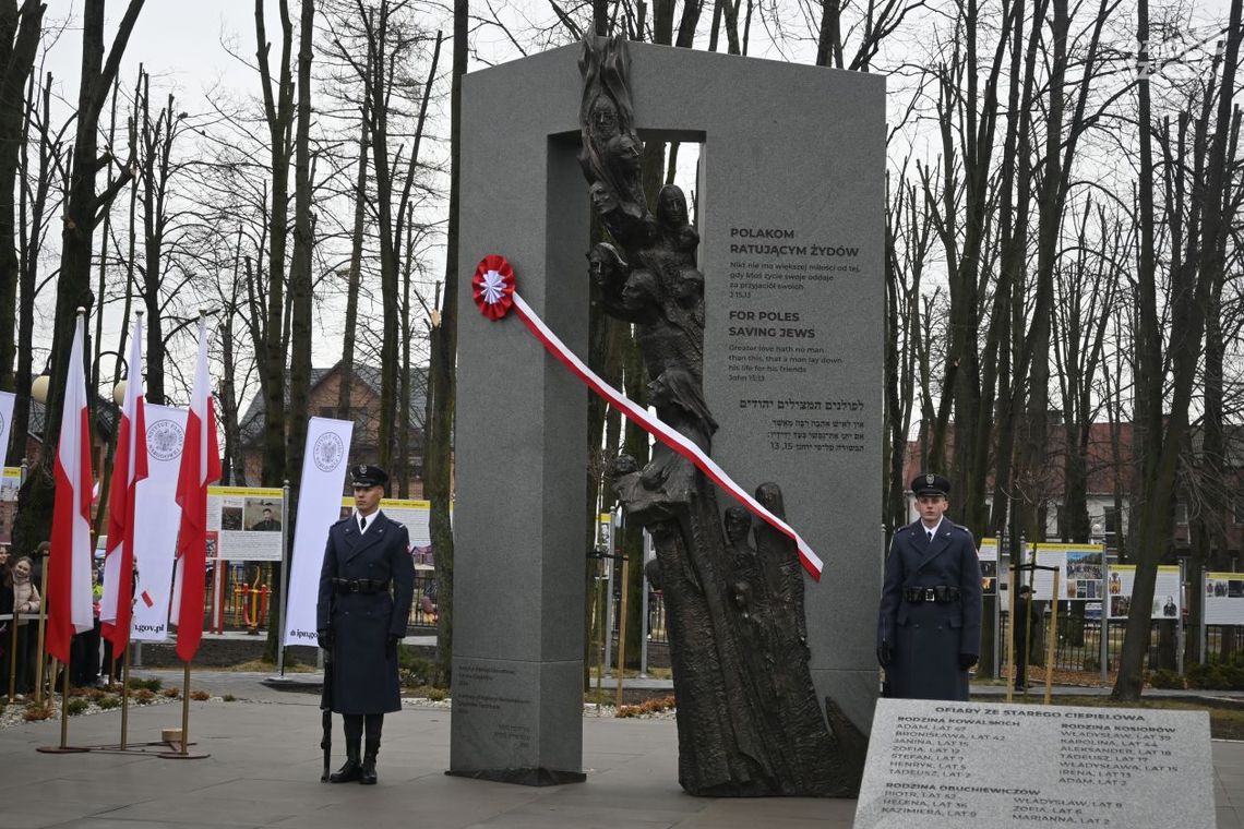 Oddali życie za przyjaciół. Odsłonięcie pomnika pomordowanych Polaków w Ciepielowie