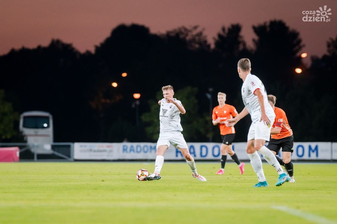 Odmienne nastroje trzecioligowców. Wygrana Broni i wysoka porażka Pilicy
