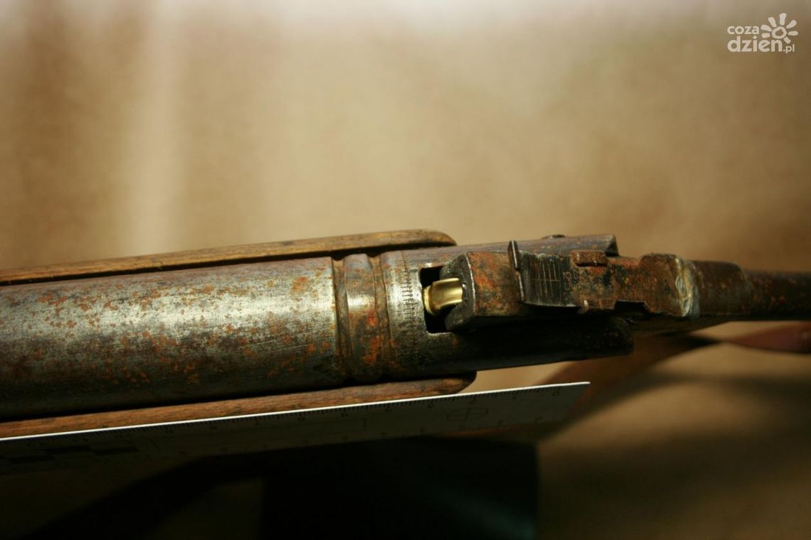 Odpowiedzą za nielegalne posiadanie broni