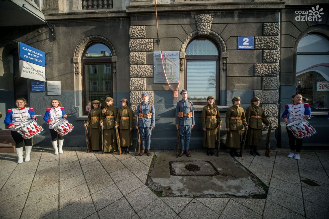 Odsłonięcie tablicy Komitetu Pięciu